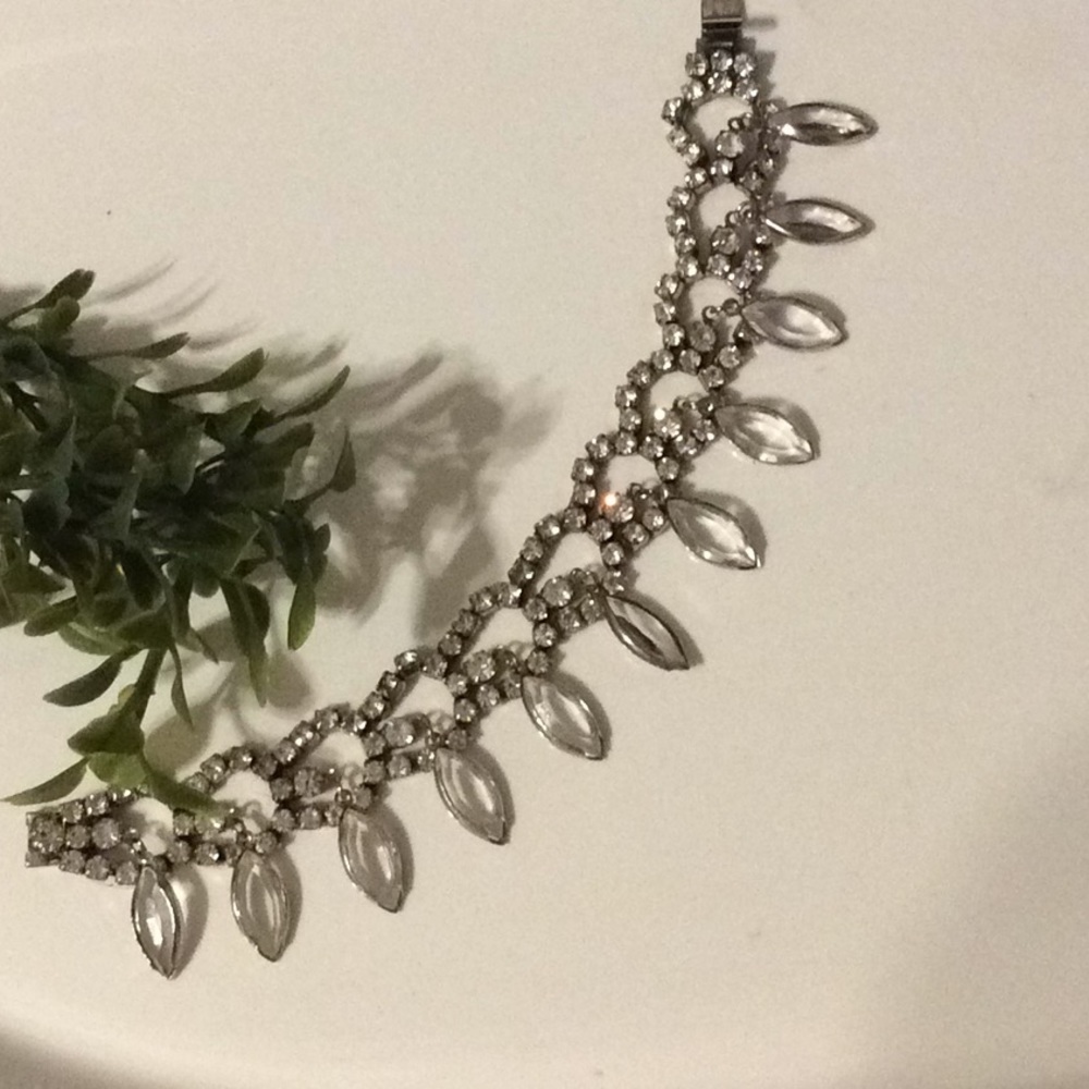 VTG CRYSTALS (faux) BRACELET FASHON JEWELRY ART DECO - Picture 1 of 5